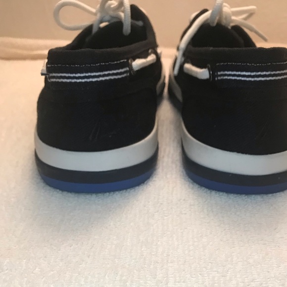 Nautica Boatshoes - Picture 5 of 6